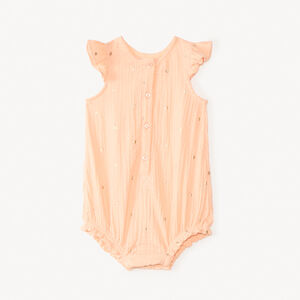 Korte katoenen gaze jumpsuit met hartjesprint voor meisjes. 