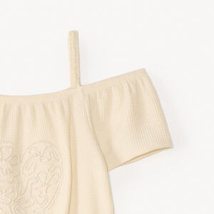 Combinaison épaules dénudées broderie cœur fille 