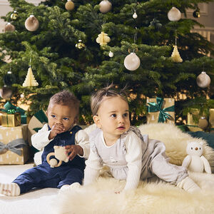 Pluche uil in fluweel met rammelaar voor baby