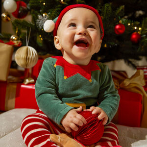 Speelse kerstelf slaapset + velours muts voor baby 