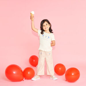 Korte mouwen t-shirt met reliëf bloemen voor babymeisjes 