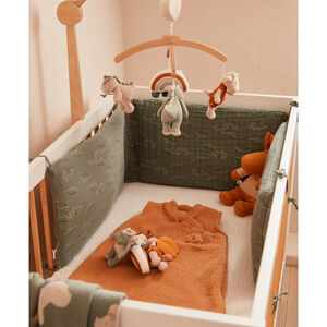 Tiga, Stegi & Ops activiteiten set in fluweel met velcrosluiting en kleurrijke kralenring 