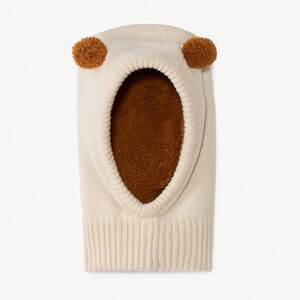 Gebreide kap met sherpavoering en speelse pompons voor babyjongens 