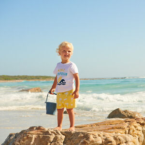 Set van 2 stukken: T-shirt met korte mouwen + surfprint kortebroek voor babyjongen. 