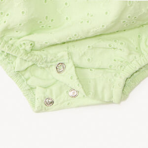 Korte jumpsuit in fantasie Engelse borduur voor meisjesbaby. 