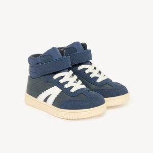 Lage sneakers voor jongens met veters en klittenbandsluiting. 