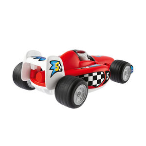 Tom la voiture de course radiocommandée 