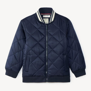 Jas voor jongens met een waterafstotende quilt. 
