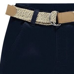 Jongens chino met gevlochten riem 