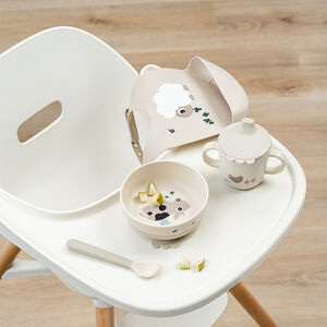 eetserviespakket eerste maaltijd Tiny Farm Foodie zandkleur met koeienprint, antislip zuignap en ergonomische lepel 