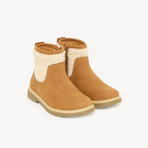 Bruine meisjesboots met rits en schapenvacht inzet. 