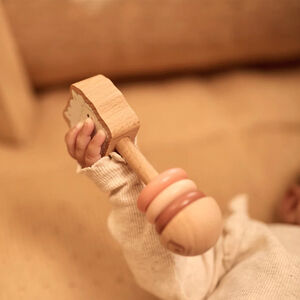 Rammelaar in hout Alpaca Paco 