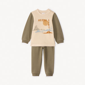 Joggingset in kleurblokken van twee materialen voor babyjongen 