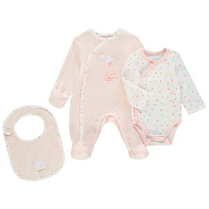 Geboorteset met roze pyjama, bedrukte body en slabbetje 