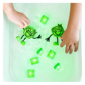 Badspeelgoed 1 Figuurtje & 2 blokjes lichtgevend 3jaar+ Pippa Green 