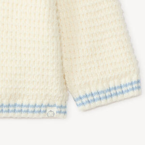 Gilet voor babyjongen in honingraat breimotief 
