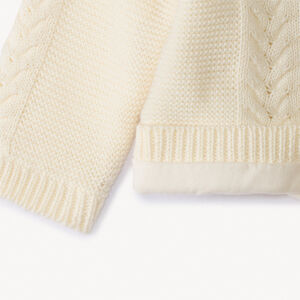 Gebreid kabelvest met jersey voering voor baby 