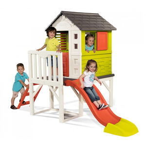 Maison pilotis d'extérieur avec toboggan  