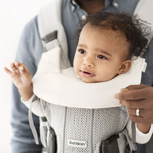 Bavoir pour porte-bébé One - Blanc Tencel 