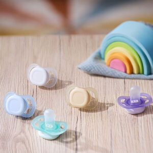 Set van 2 siliconen fopspenen Ultra Start 0-2 maanden, willekeurig model 