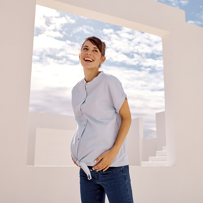 Chemise de grossesse manches courtes à rayures en voile 