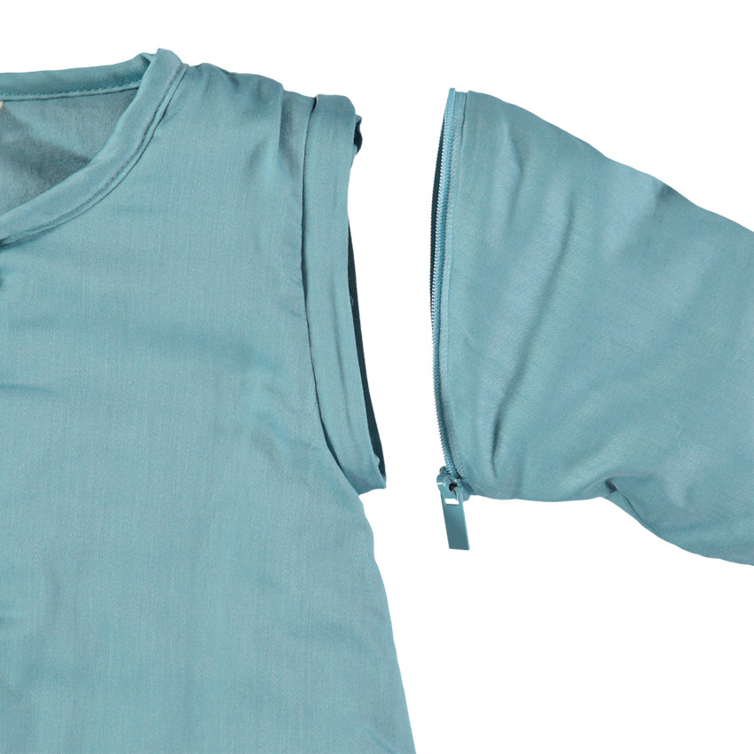 Blauwe slaapzak met afneembare mouwen en fantasieprint 