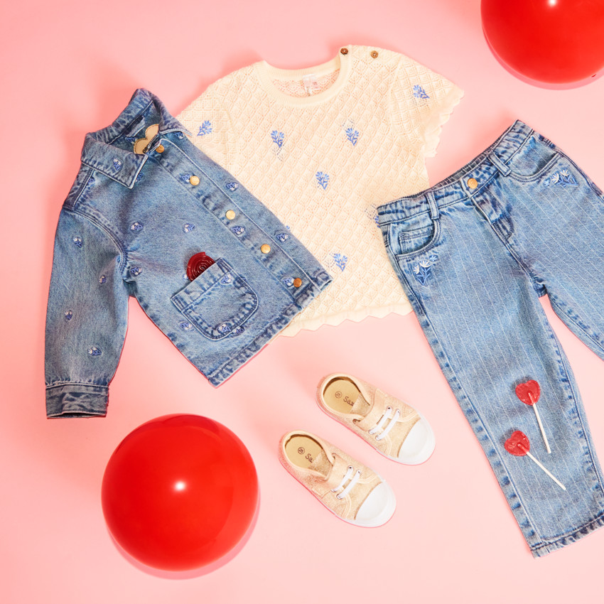 Denim jasje met lange mouwen en bloemenborduring voor babymeisjes 