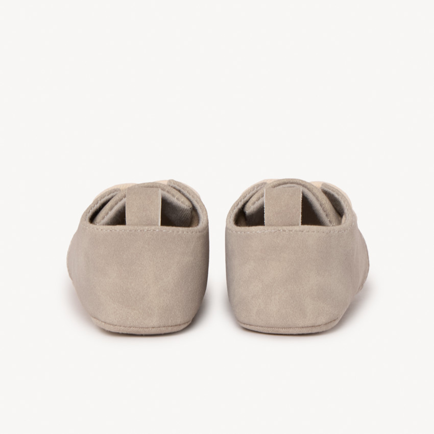 Bottillons gris clair à lacets pour bébé garçon  