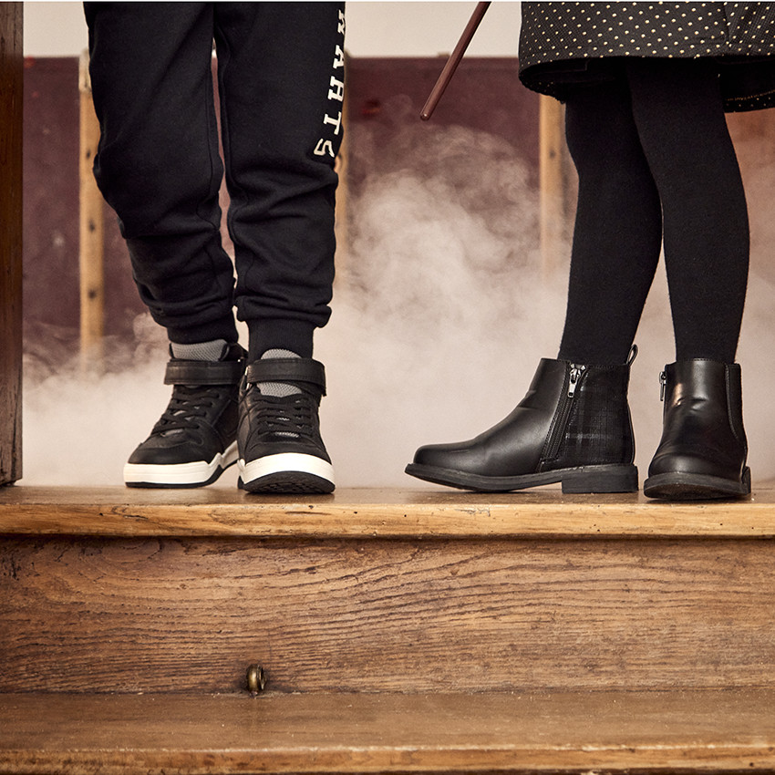 Baskets de sport montantes avec languette et jeux de découpe pour garçon 