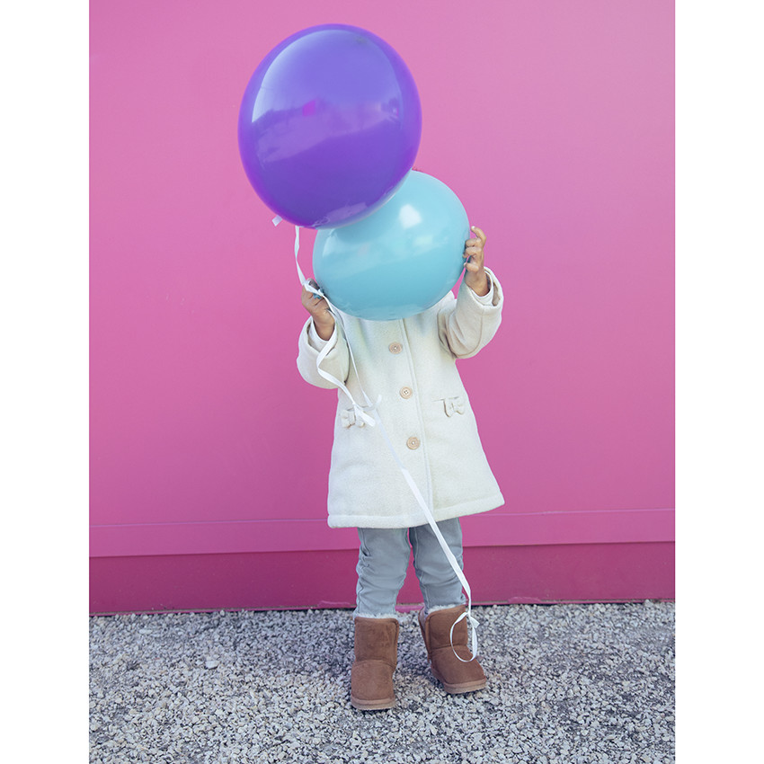 Jeans met een used effect en achterzakken in kattenvorm voor meisjes. 