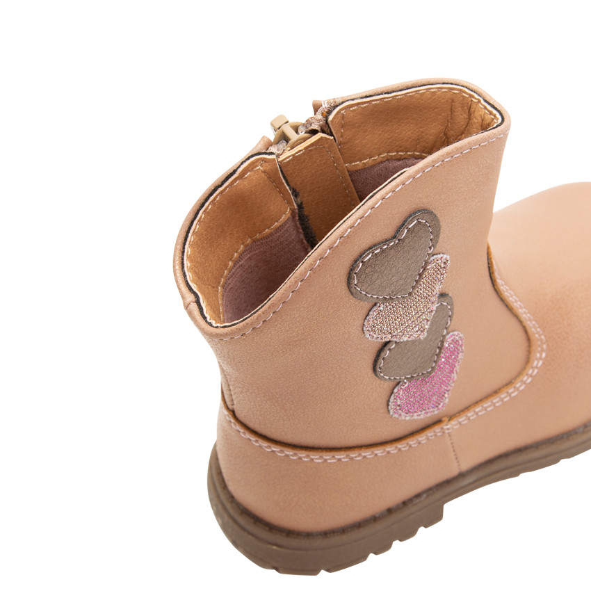 Halfhoge laarsjes met ledereffect en overlay met hartjes van maat 20 tot 23 