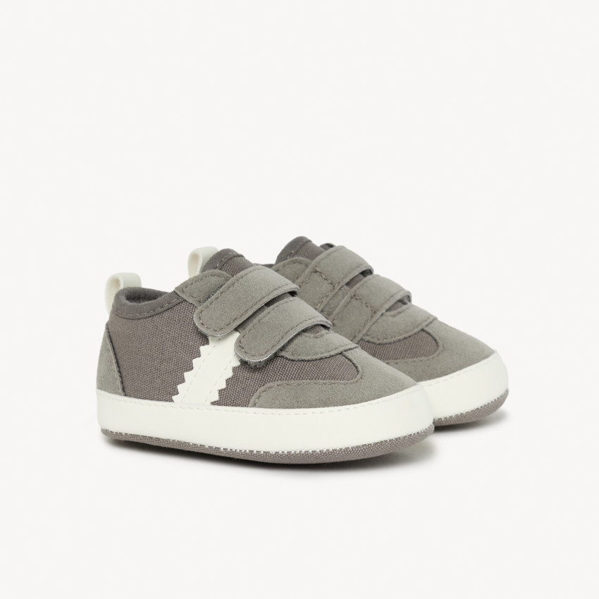 Lage sneakers met band voor babyjongens 