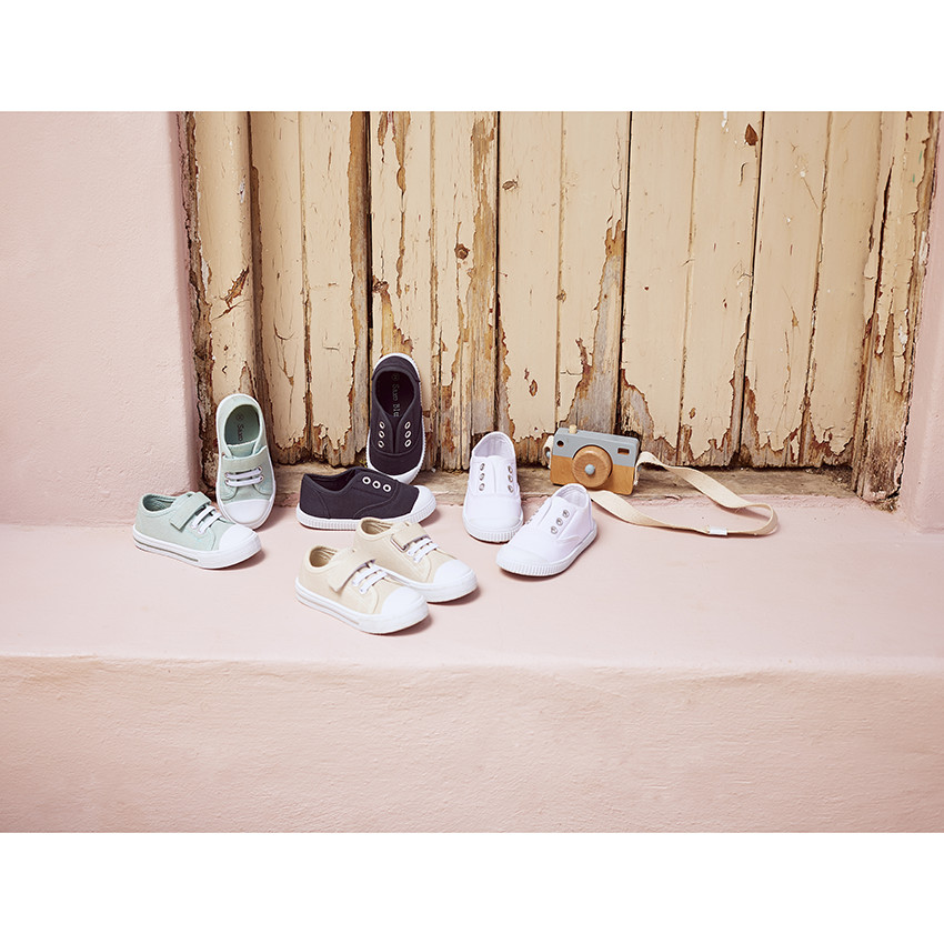 Tennis basses en toile avec languette élastique et œillets pour bébé 