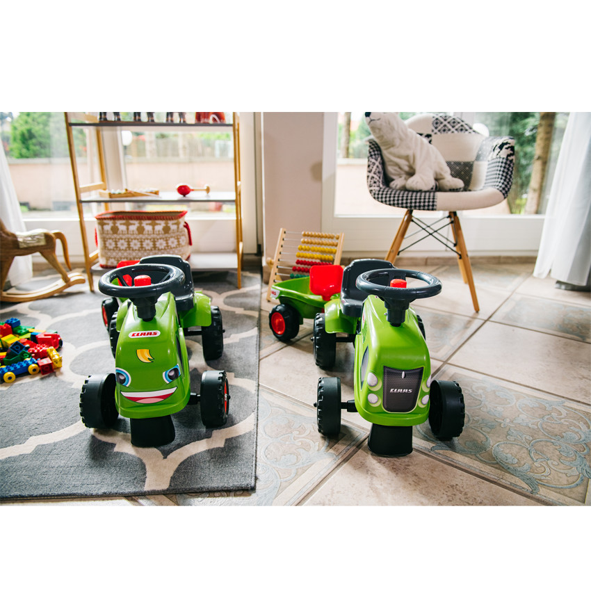 Tracteur Claas avec remorque 