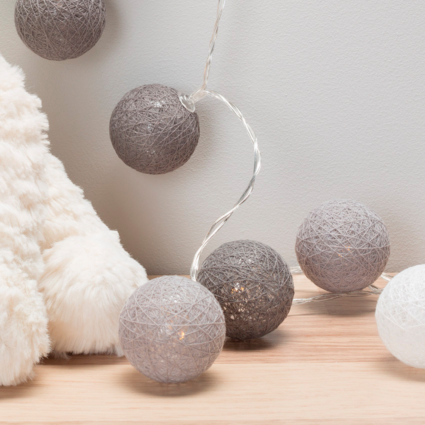Guirlande lumineuse à leds avec boules contrastées 
