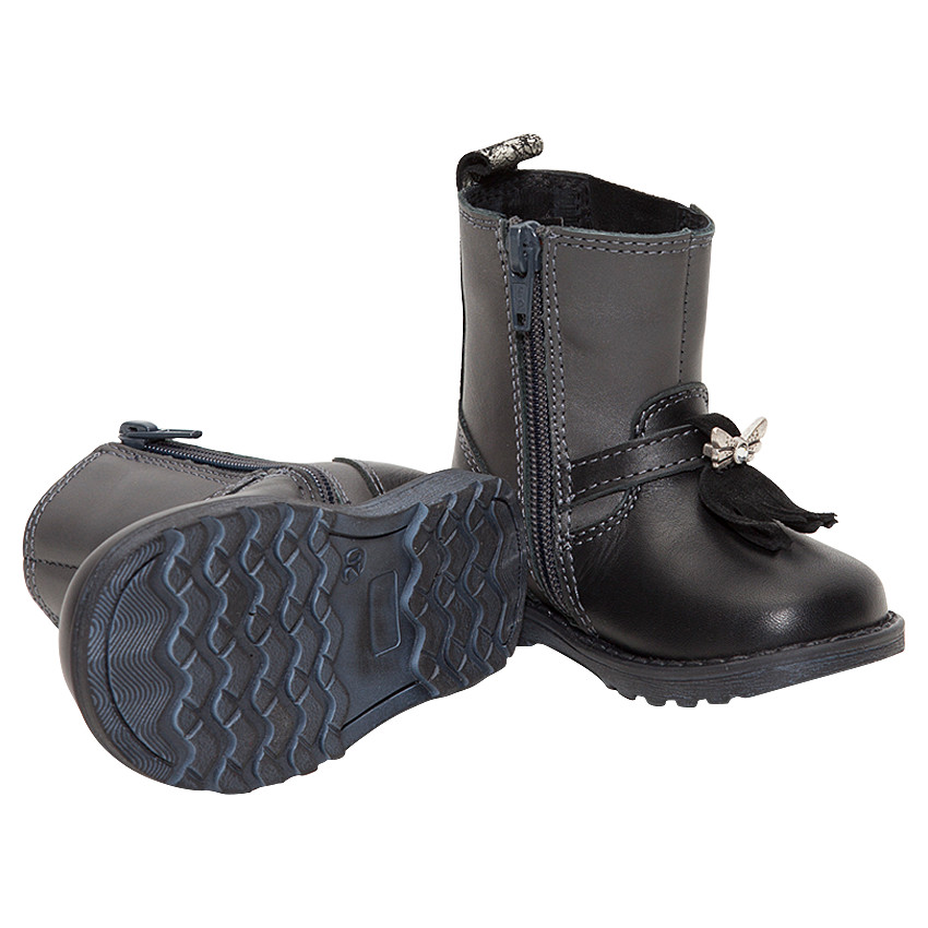 Zwarte lederen laarsjes met gesp en frankjes en decoratieve inzetstukken 