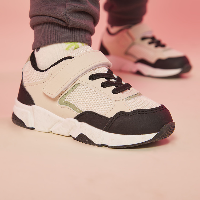 Sportieve sneakers in mesh met inzetstukken voor jongens 