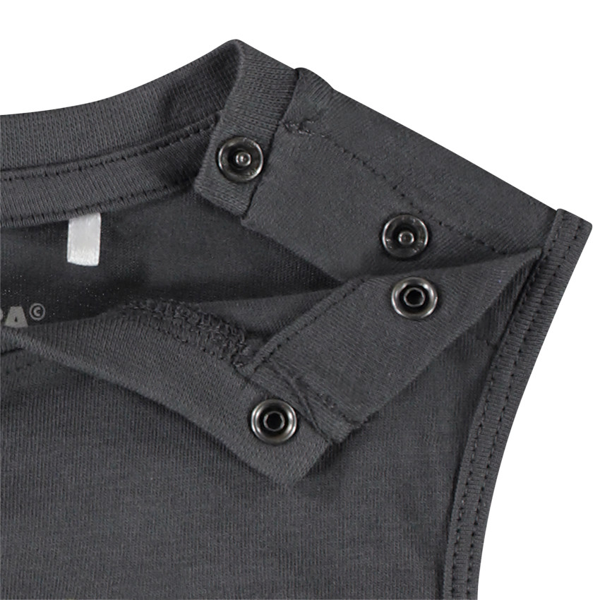 Tweedelig set met bedrukte bermuda voor baby jongen 