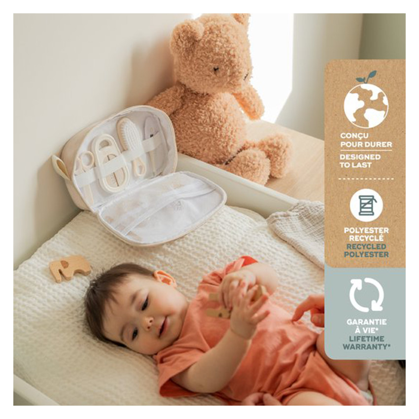Trousse de toilette bébé avec 9 accessoires sand 