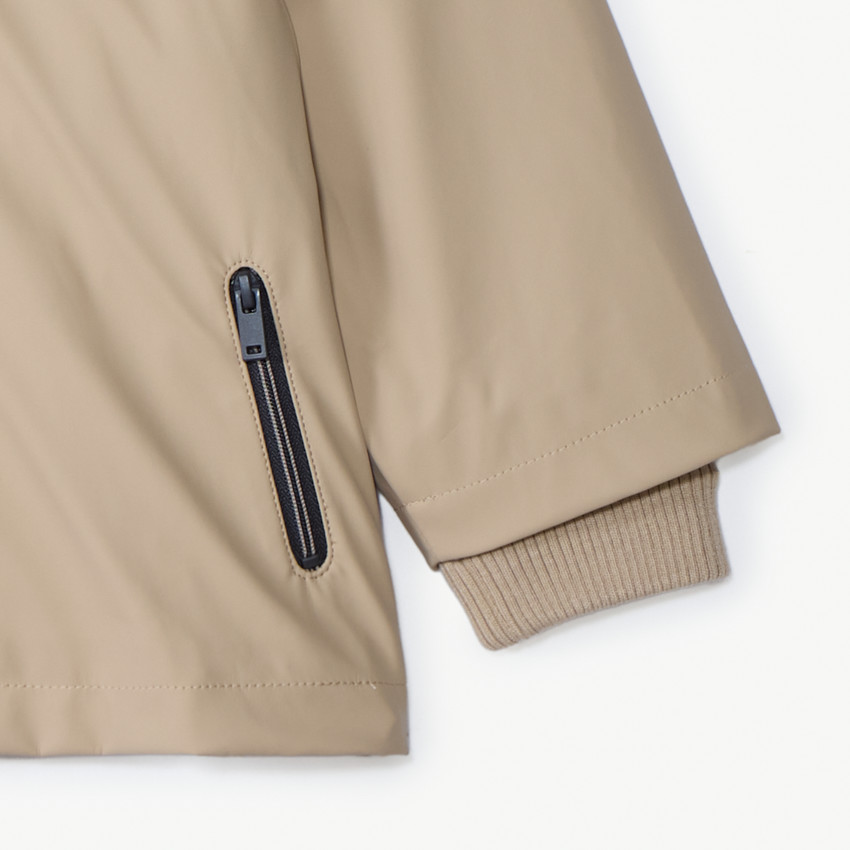 Speelse regenparka met capuchon voor babyjongen 