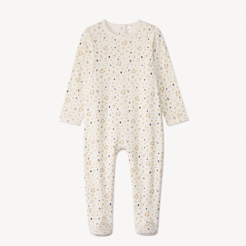 Dors-bien imprimé cœurs pour bébé fille avec ouvertures différentes selon l'âge 