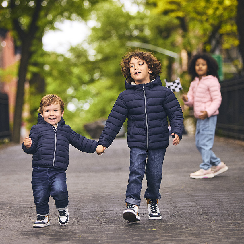 Donsjas met kap voor baby jongen 