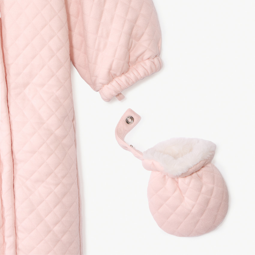 Pilotenpak in doorgestikt jersey, effen roos, voor babymeisje met verschillende afwerkingen per leeftijdsperiode 