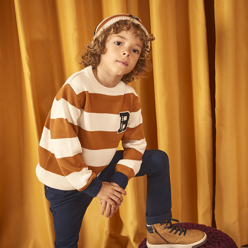 Bonnet en tricot à rayures pour garçon 