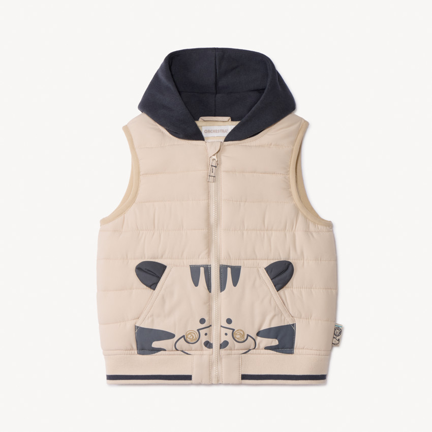 Mouwloze speelse donsjas in twee materialen voor babyjongens 