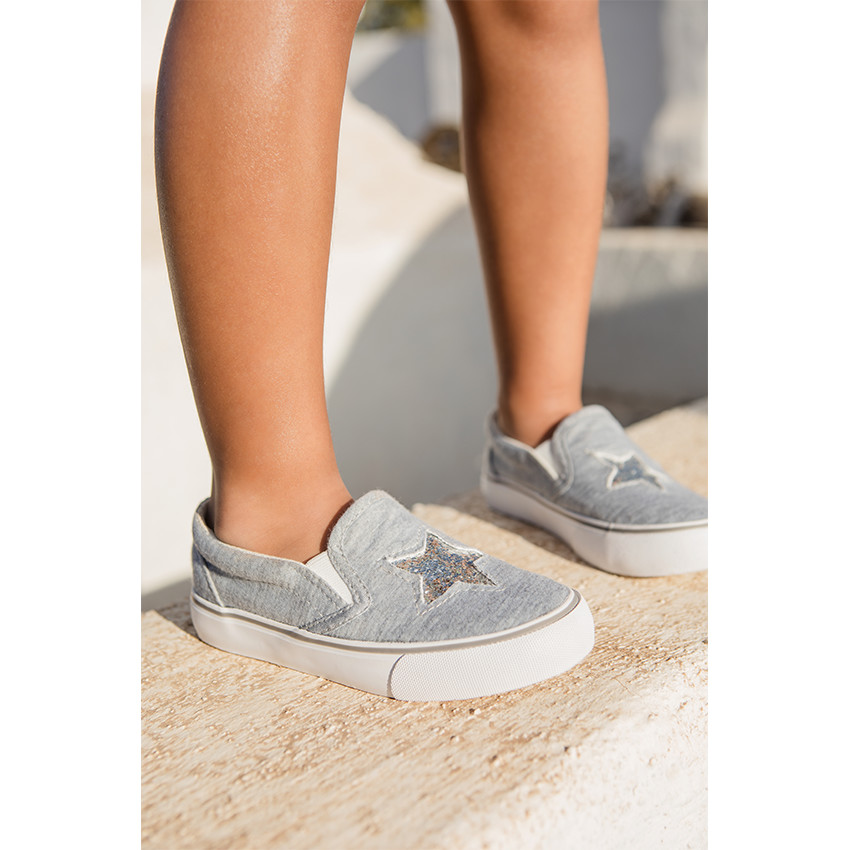 Lage, elastische, linnen sneakers met ster van lovertjes 