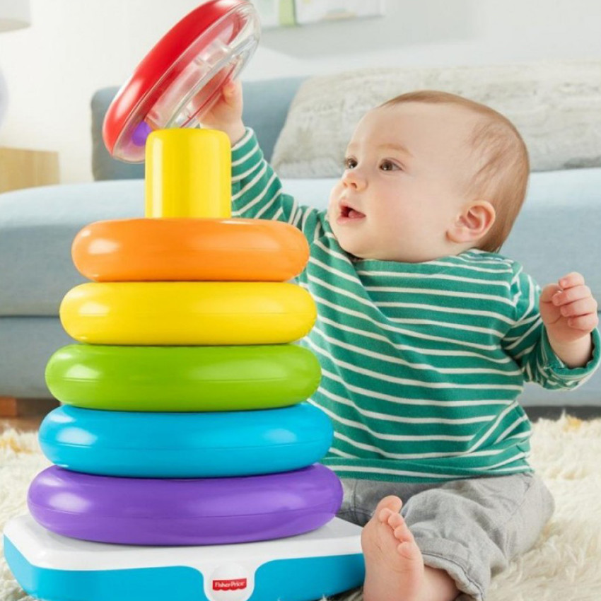 Jouet pyramide avec anneaux 