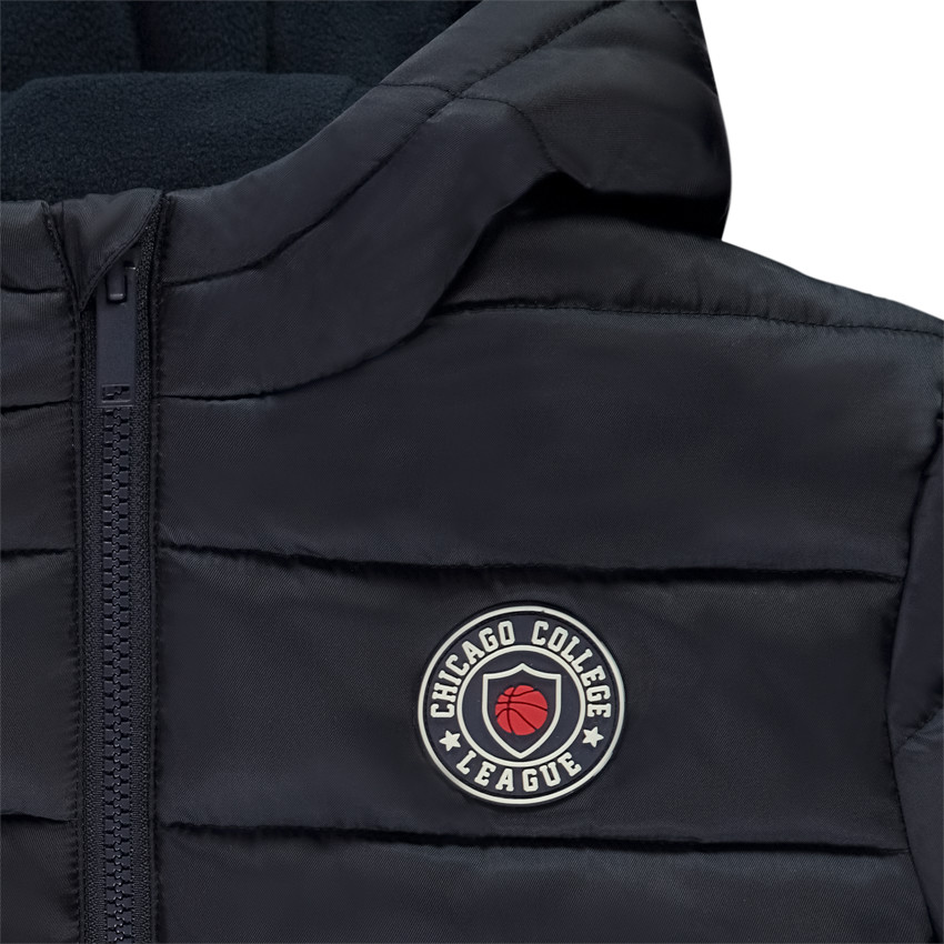 Doudoune rembourrée à capuche avec badge gomme pour garçon 