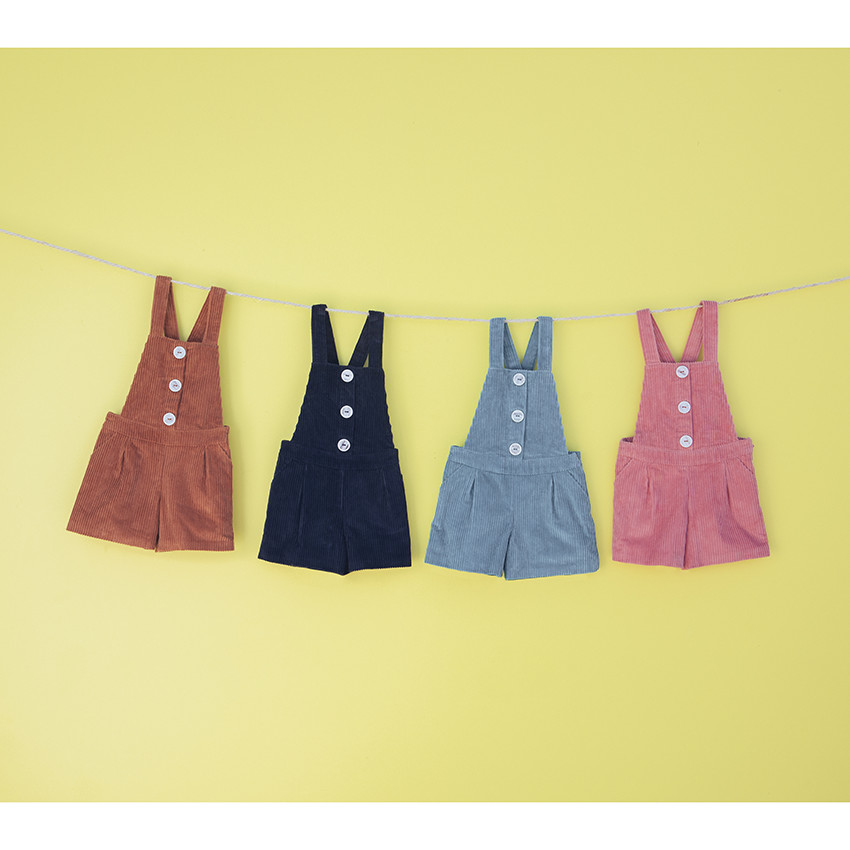 Korte salopette in ribfluweel, voor meisjes. 