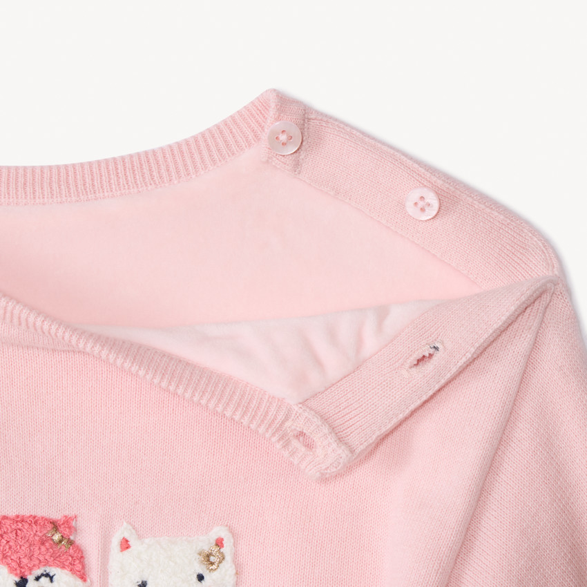 Gebreide trui met geborduurde motieven voor babymeisje 